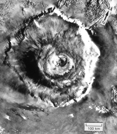 [Foto: Monte Olympus (immagine della Mariner 9)]