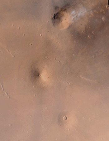 [Foto: I tre vulcani di Elysium]