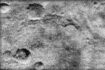 [Foto: Porzione di Marte ripresa dalla sonda Mariner 4 (1965)]